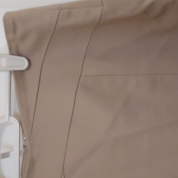 Banana Republic Beige Pencil Knee Length Skirt with Accented Waistband Size 6 - Picture 2 of 10